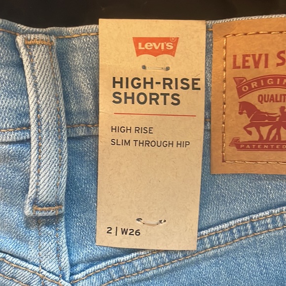 Levis high rise denim shorts - Picture 5 of 8